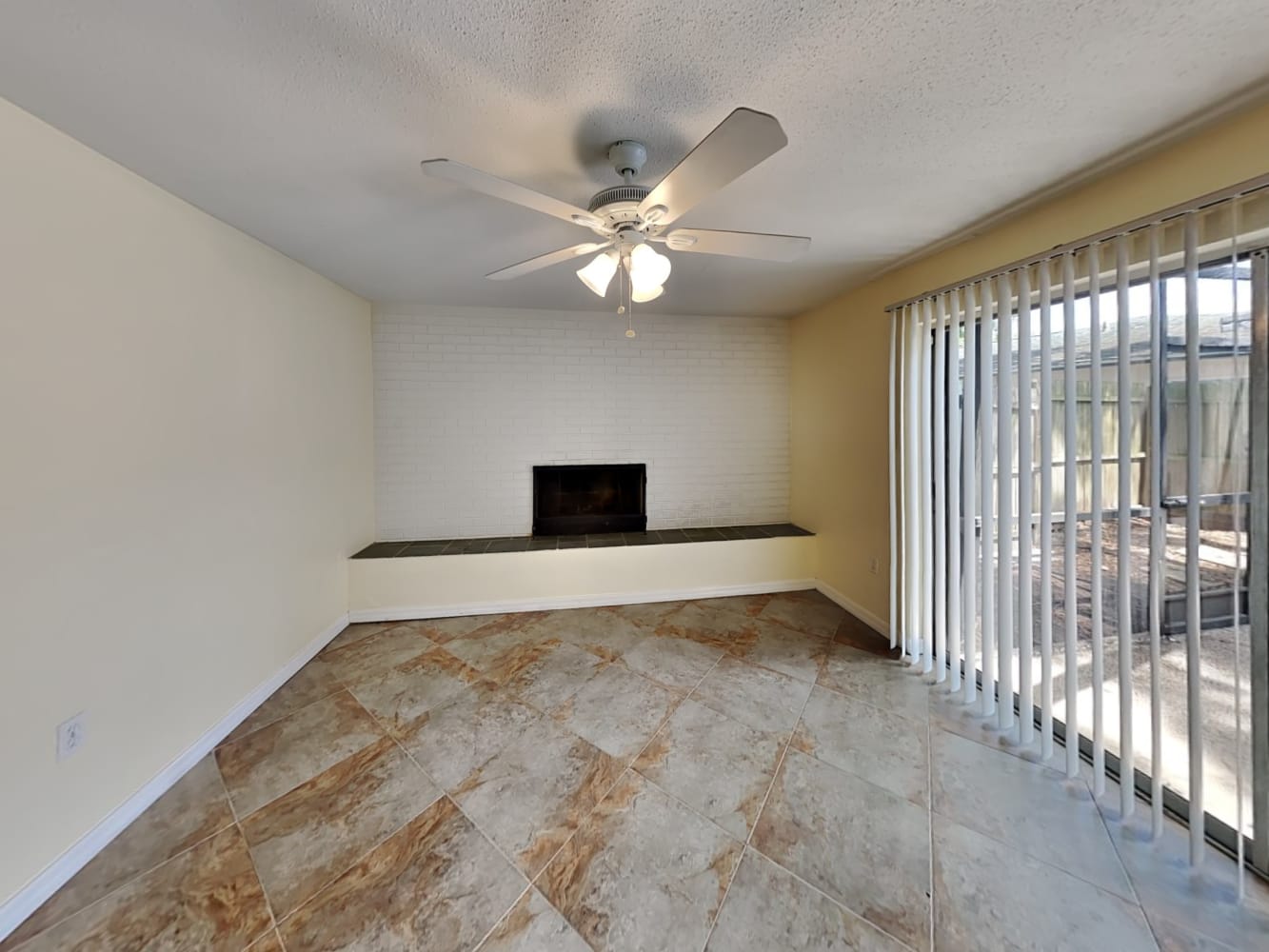 424 Crosswinds Dr photo 5