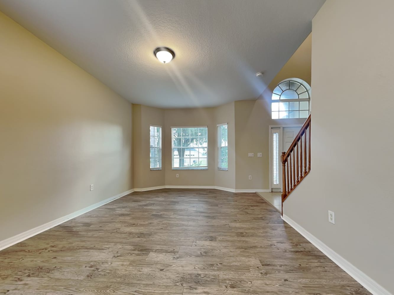 4453 Creekside Dr photo 5