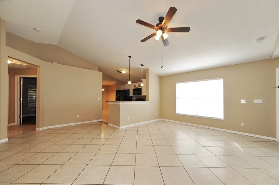 818 Cape Cod Cir photo 5