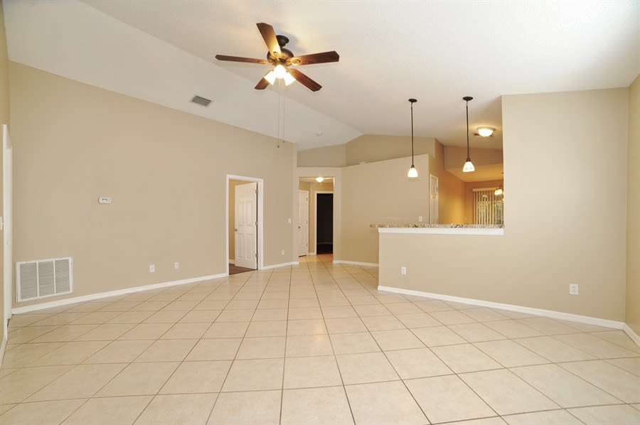 818 Cape Cod Cir photo 3