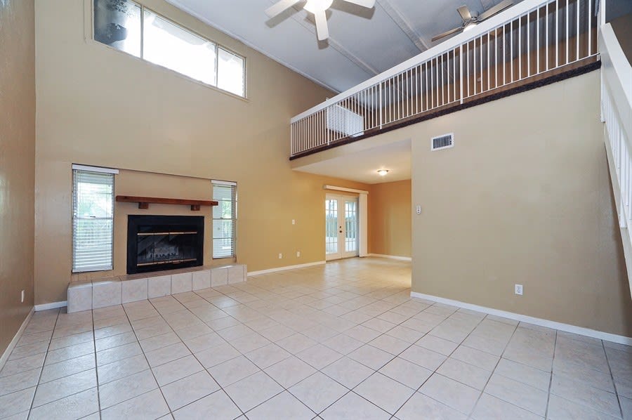 14727 Daybreak Dr photo 2
