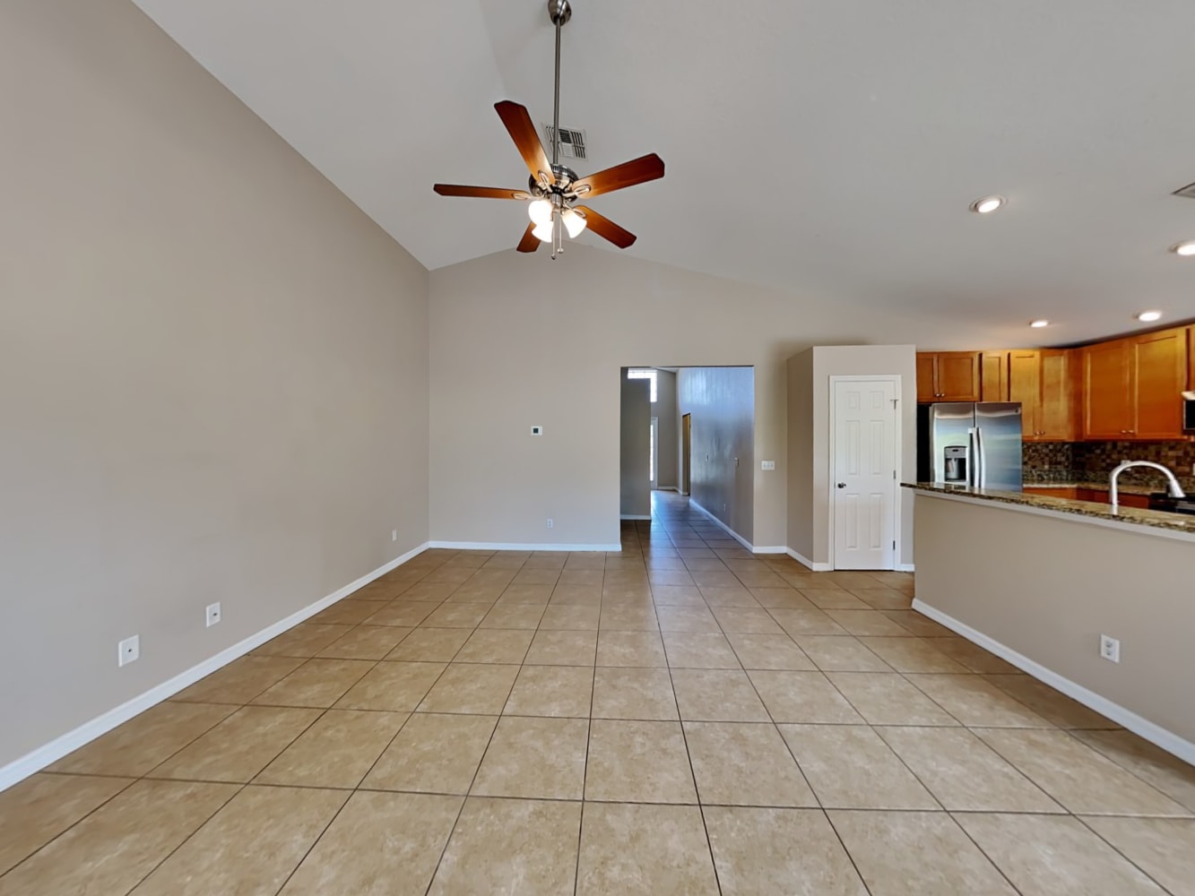 723 Berwick Dr photo 3