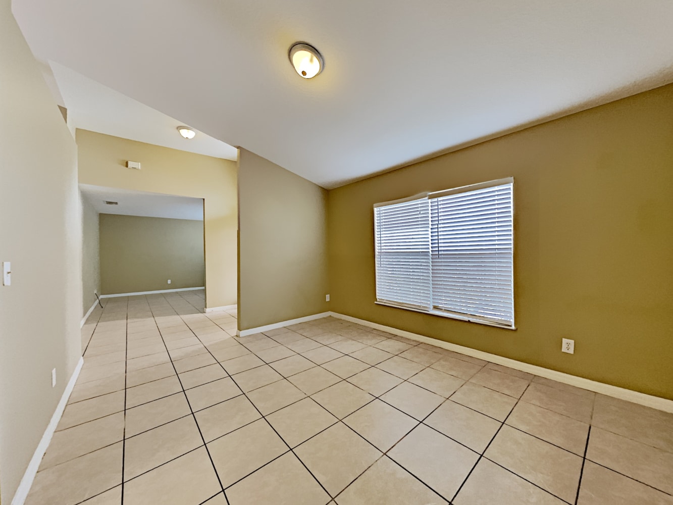 628 Hatchwood Dr photo 4