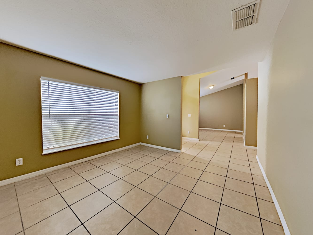 628 Hatchwood Dr photo 3