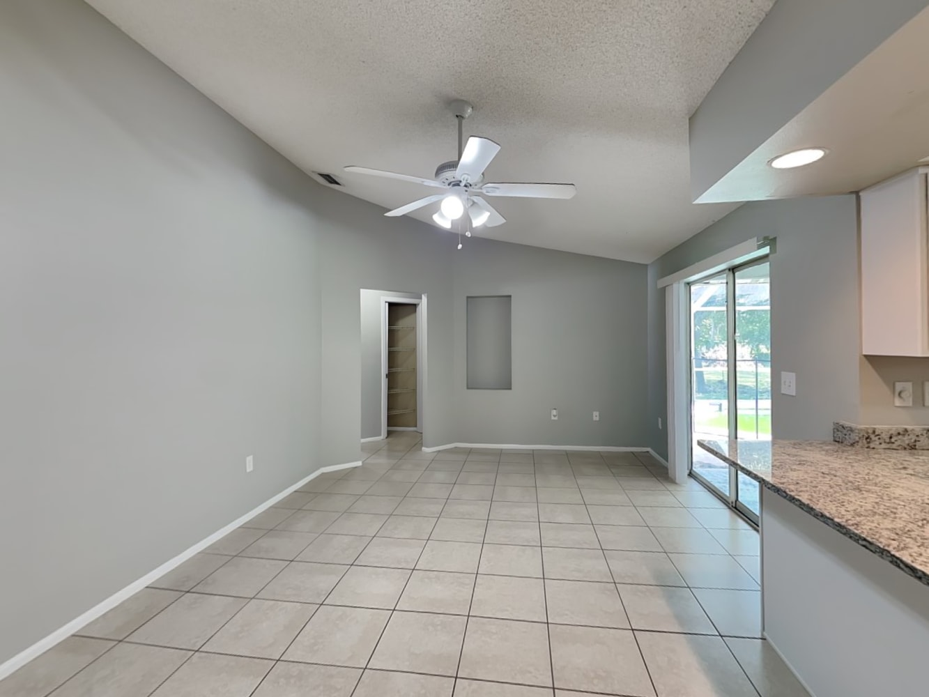 3923 57th Dr E photo 5