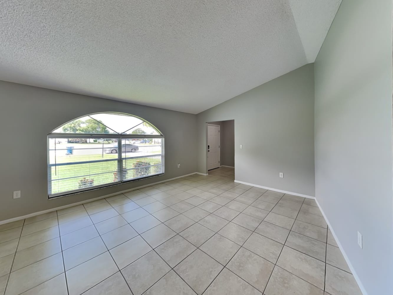 3923 57th Dr E photo 3
