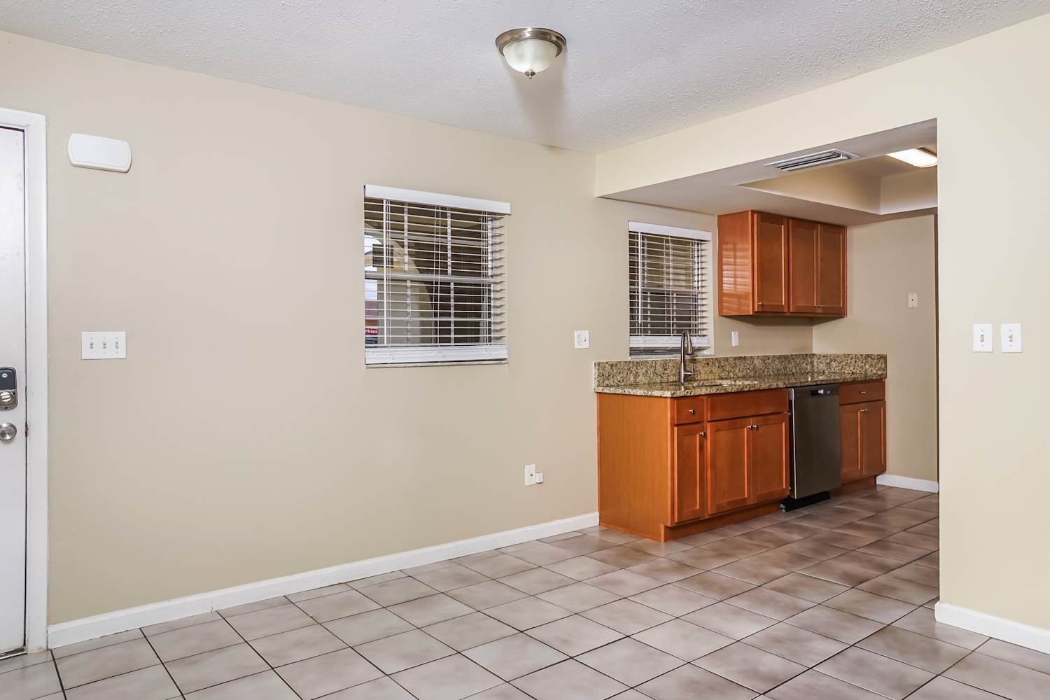 2801 20th Avenue Dr W photo 5