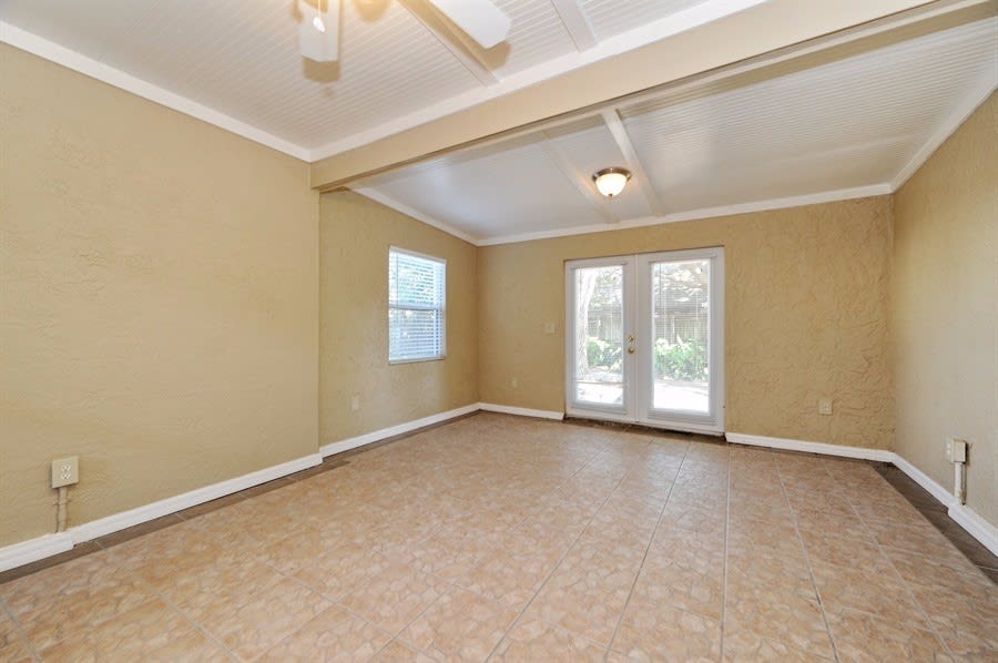 4455 6th Ave E photo 5