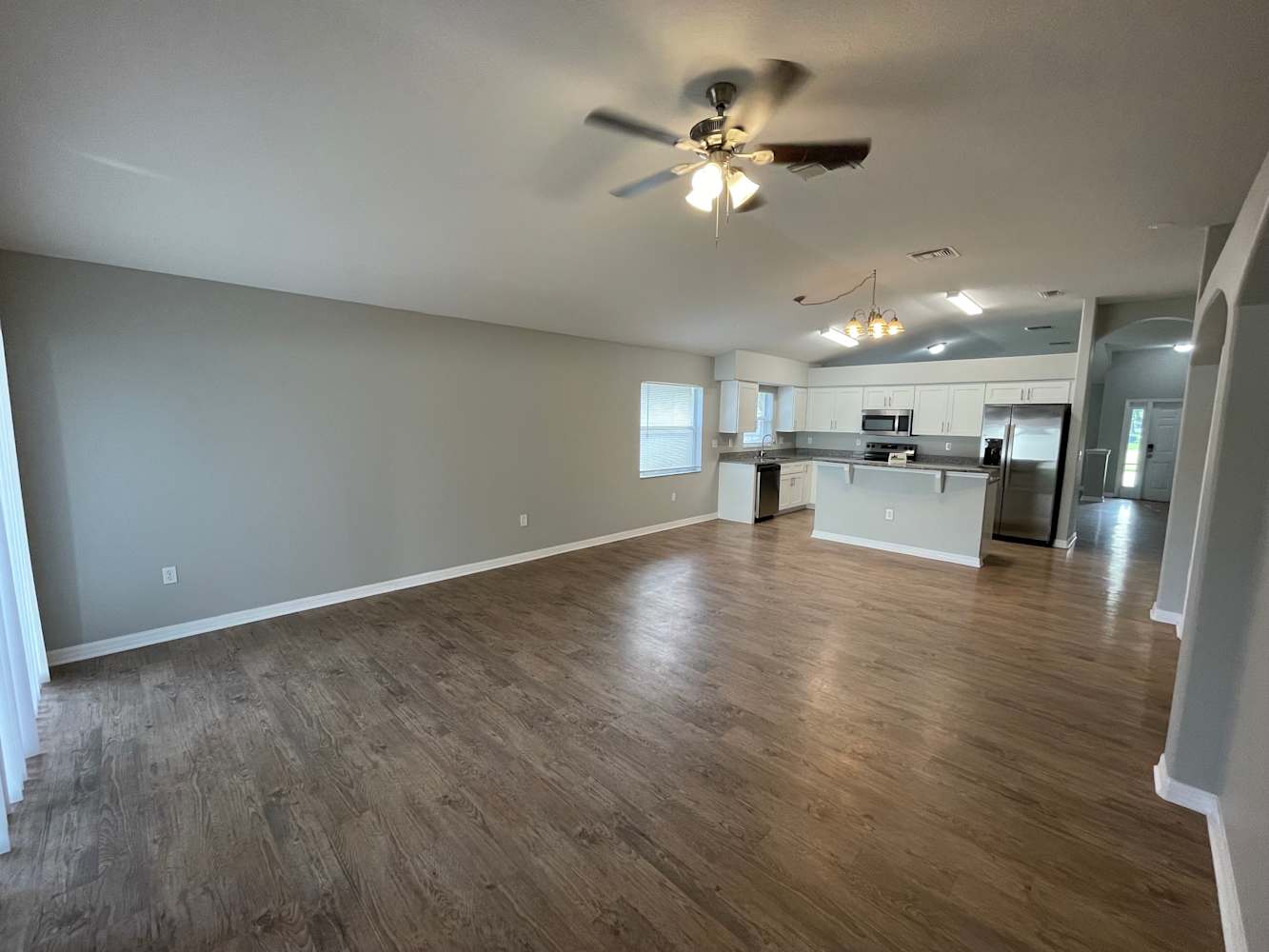 7413 Pulteney Dr photo 3