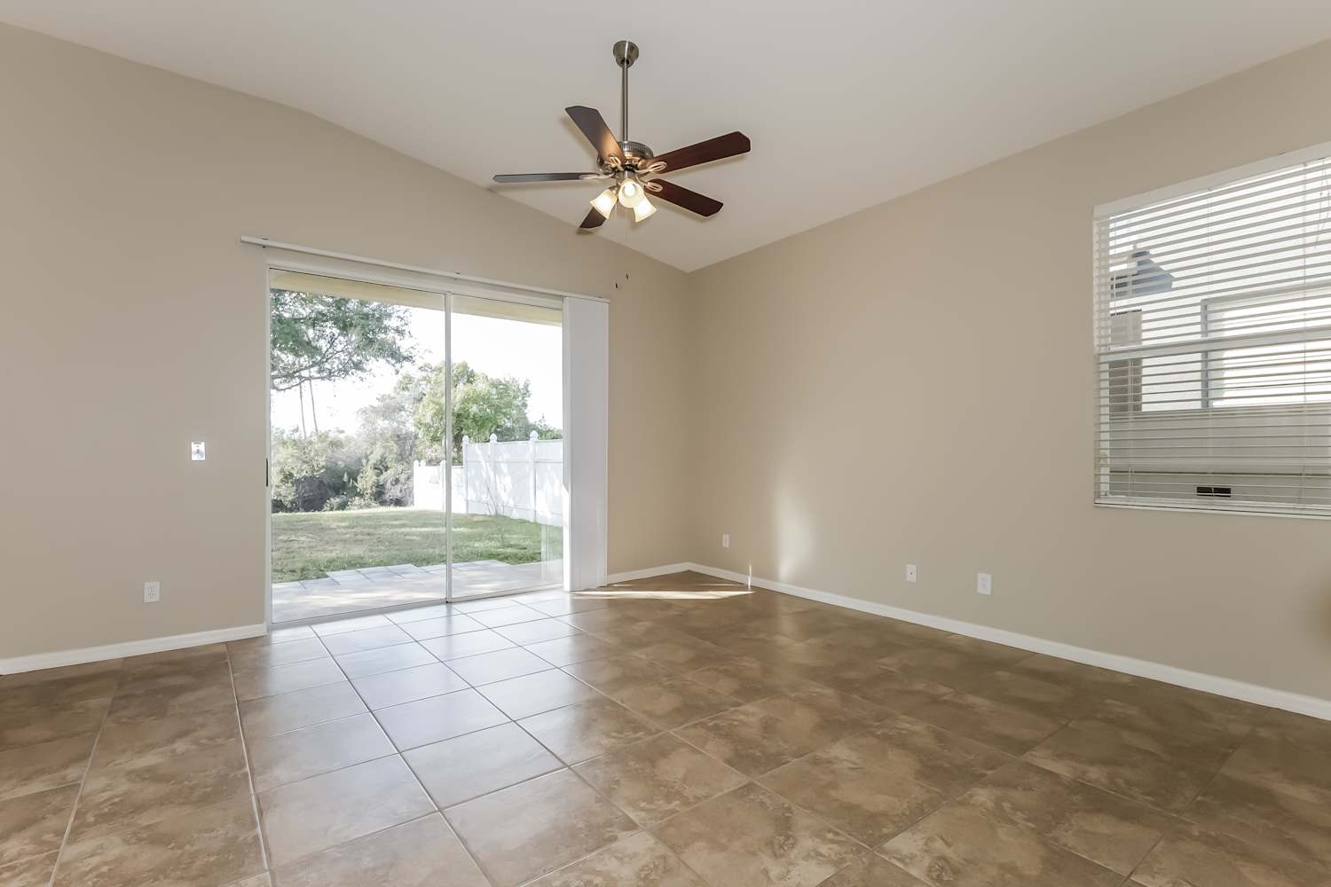 8716 Sandy Plains Dr photo 5