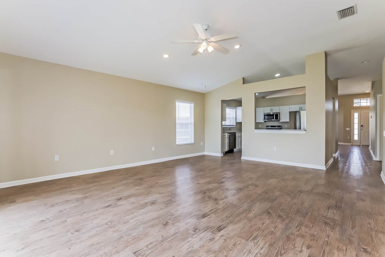 7657 Mariners Harbour Dr photo 5