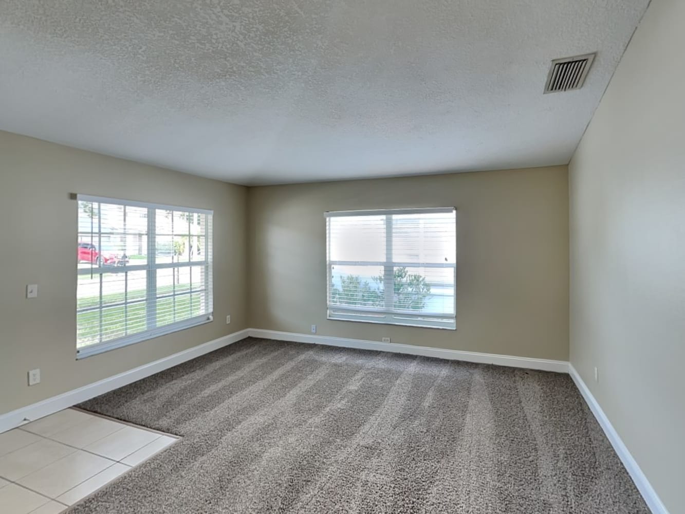 13521 Prestwick Dr photo 4