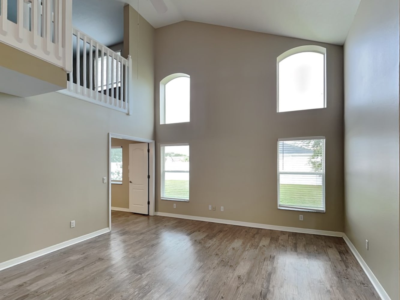 916 Cristelle Jean Dr photo 5
