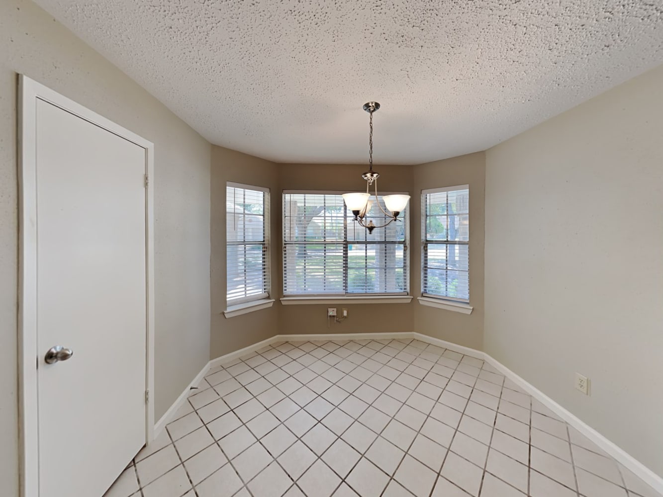 6610 Bellfield Manor Ln photo 4