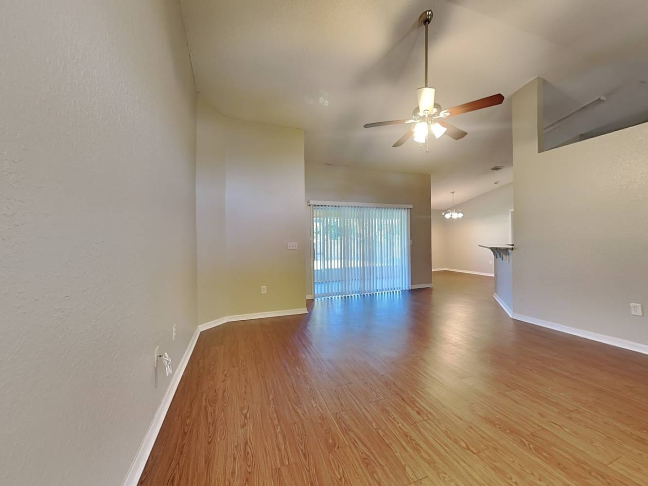 914 Summer Glen Dr photo 4