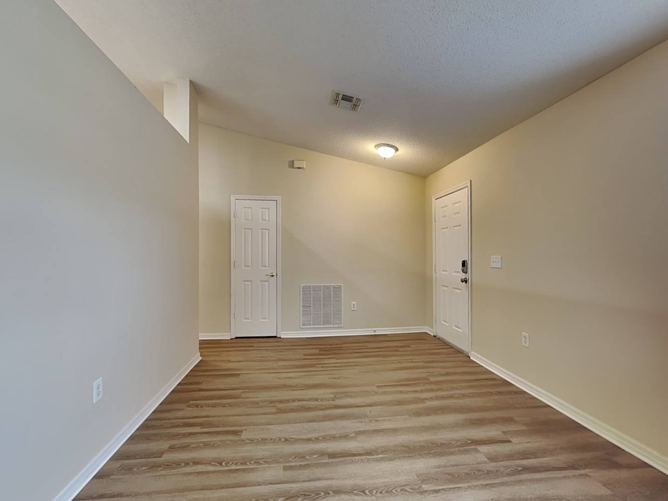 2655 Green Valley Dr photo 4