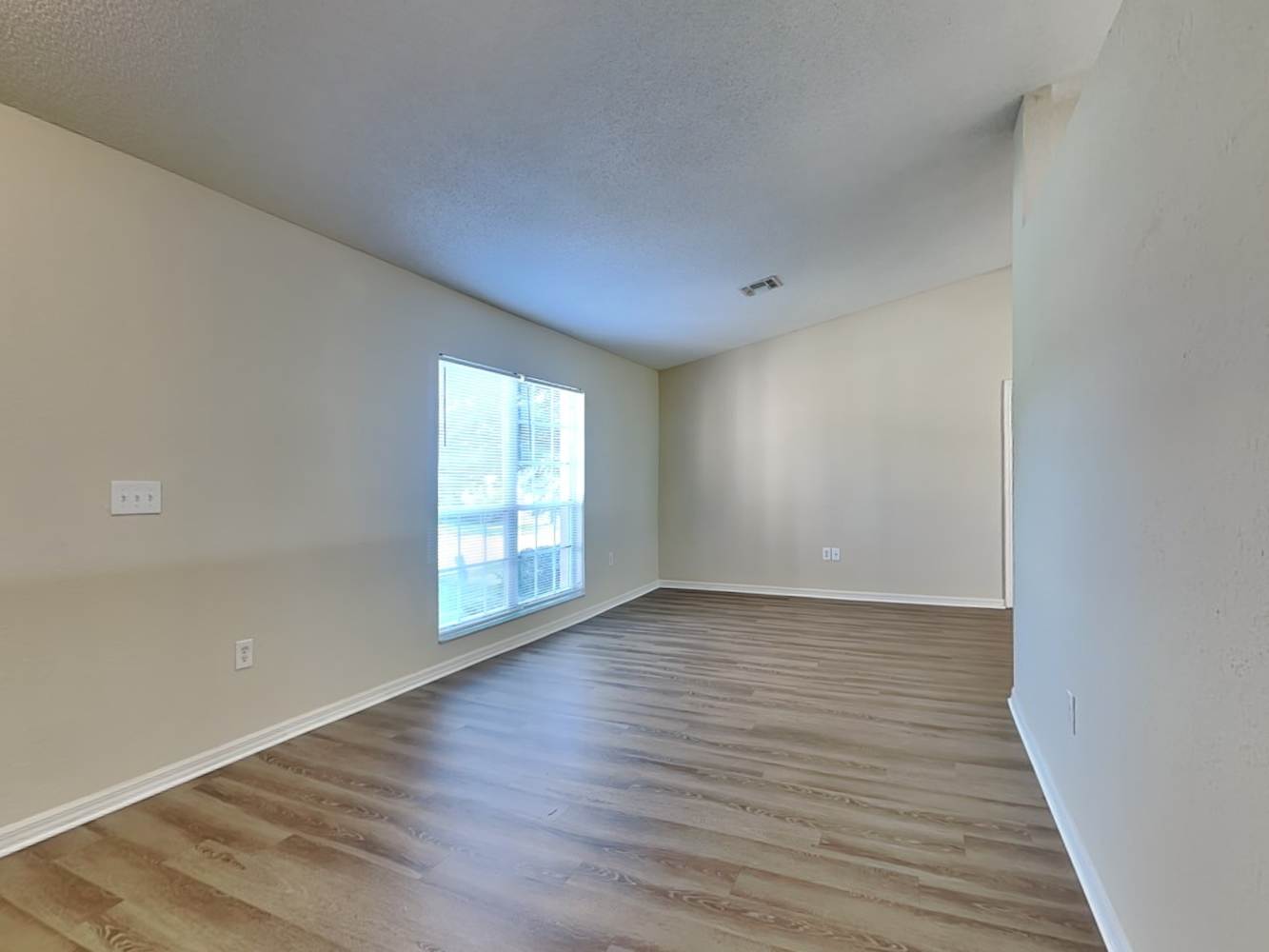 2655 Green Valley Dr photo 3