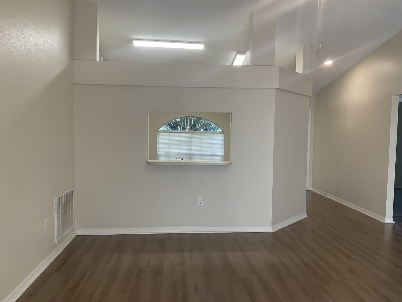 1570 Meadows Pond Dr photo 3