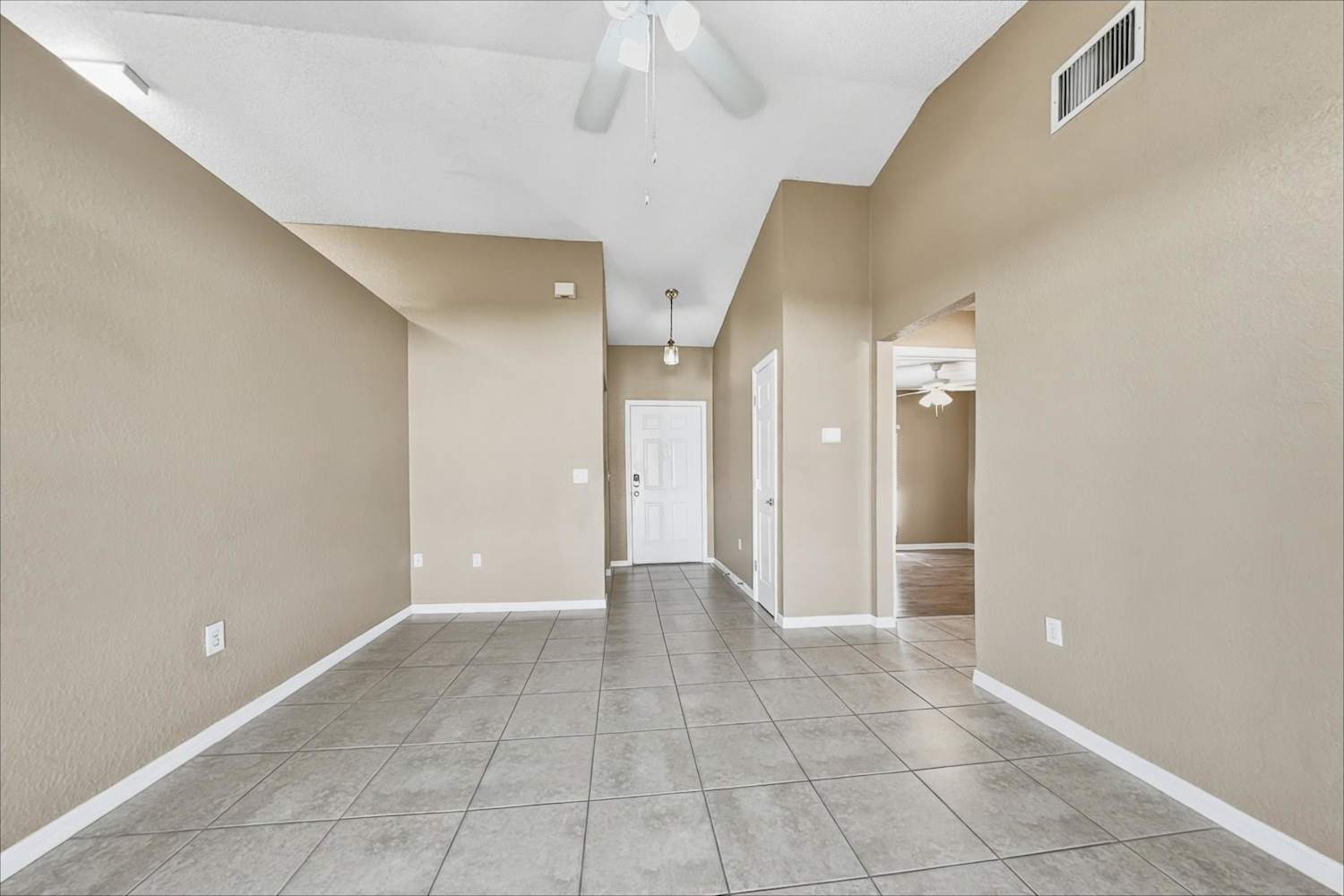 6884 Bordeaux Blvd photo 4