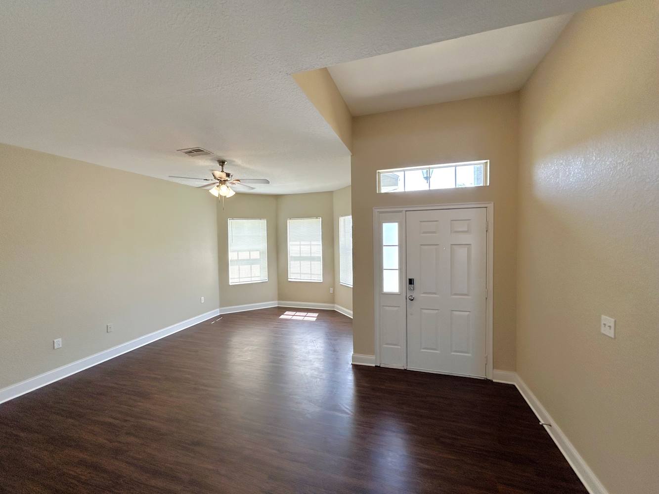 6235 Cornerstone Dr photo 2