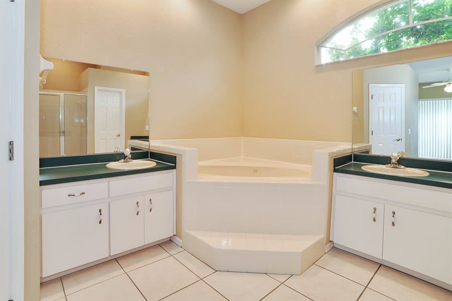 8288 Short Way photo 4