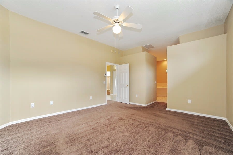 8288 Short Way photo 3