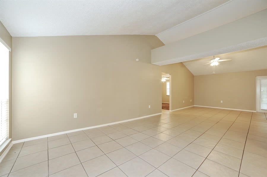 2241 Ginger Way photo 5