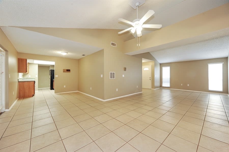 2241 Ginger Way photo 2