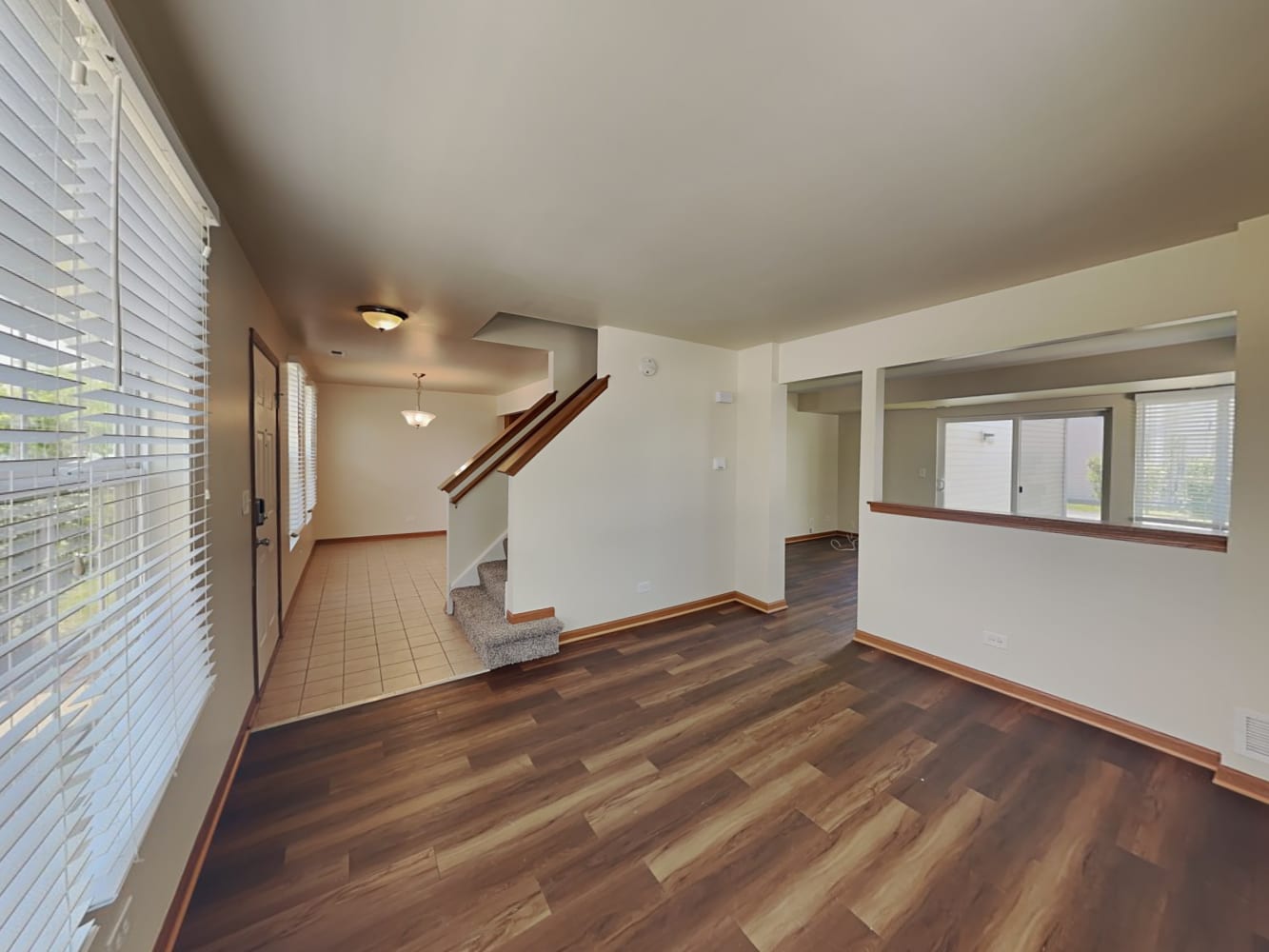 667 Four Seasons Blvd photo 4