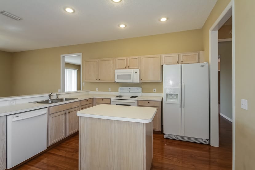 362 Fareham Dr photo 4