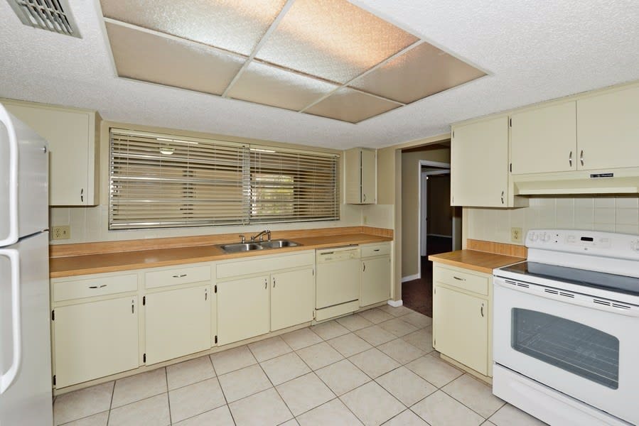 407 Oriole Cir photo 4