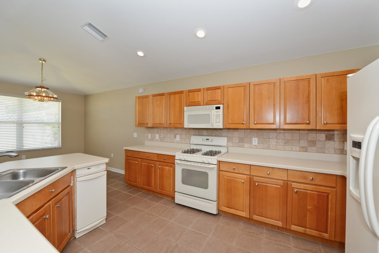 4438 Beaumaris Dr photo 5