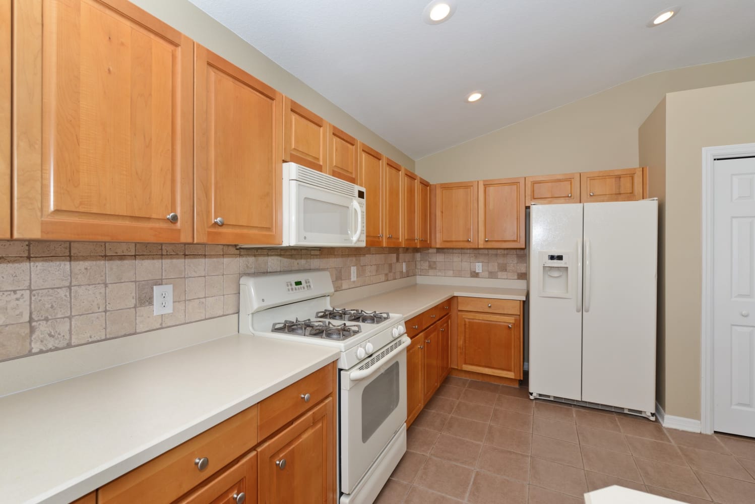 4438 Beaumaris Dr photo 4