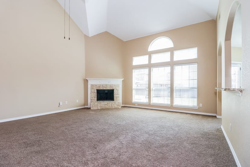 6821 Muleshoe Ln photo 2