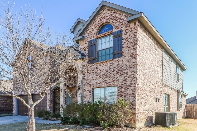6829 Muleshoe Ln photo 3