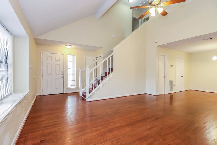 6941 Brixham Dr photo 4