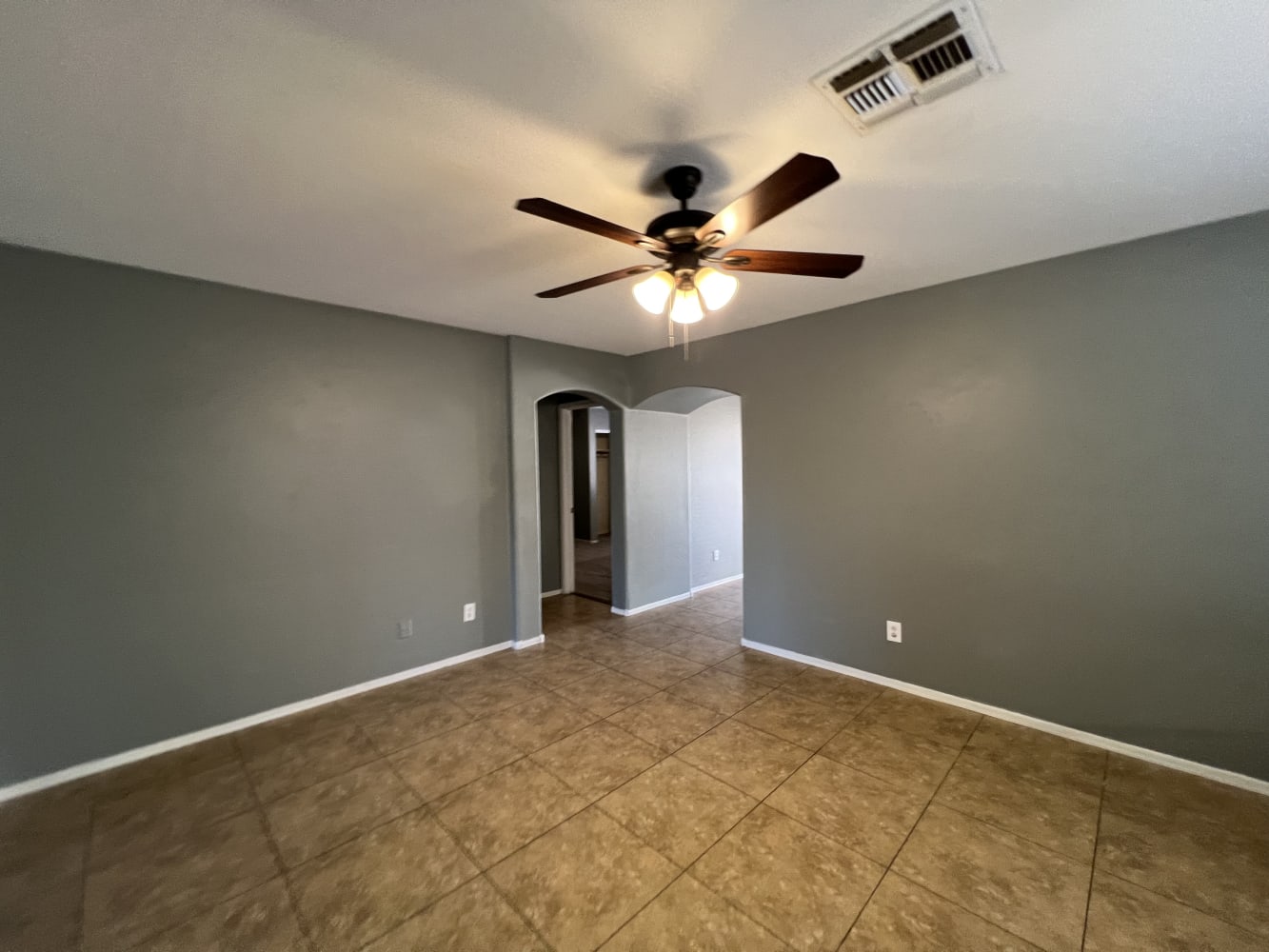 12622 W Shaw Butte Dr photo 2
