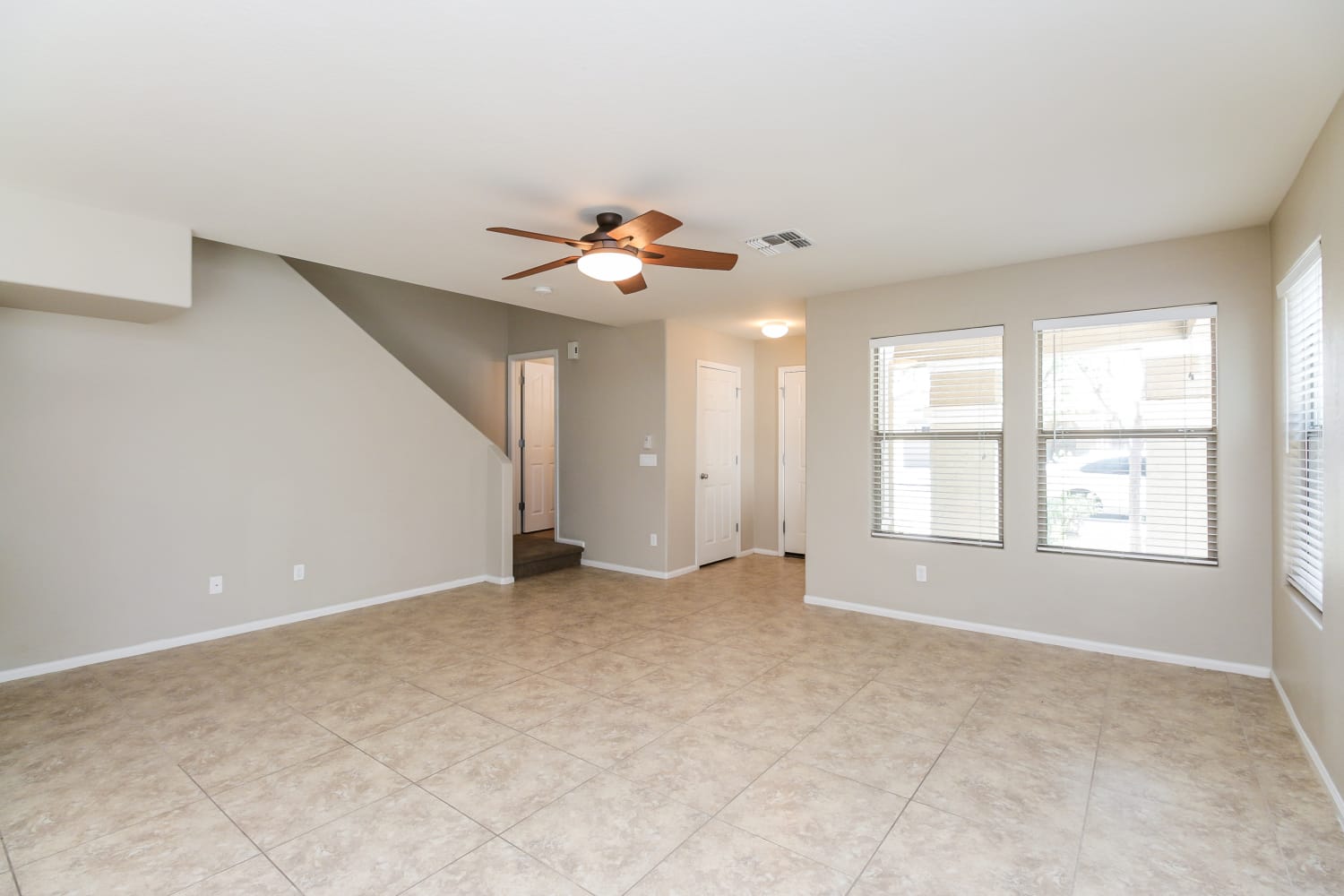 1039 S Deerfield Ln photo 3