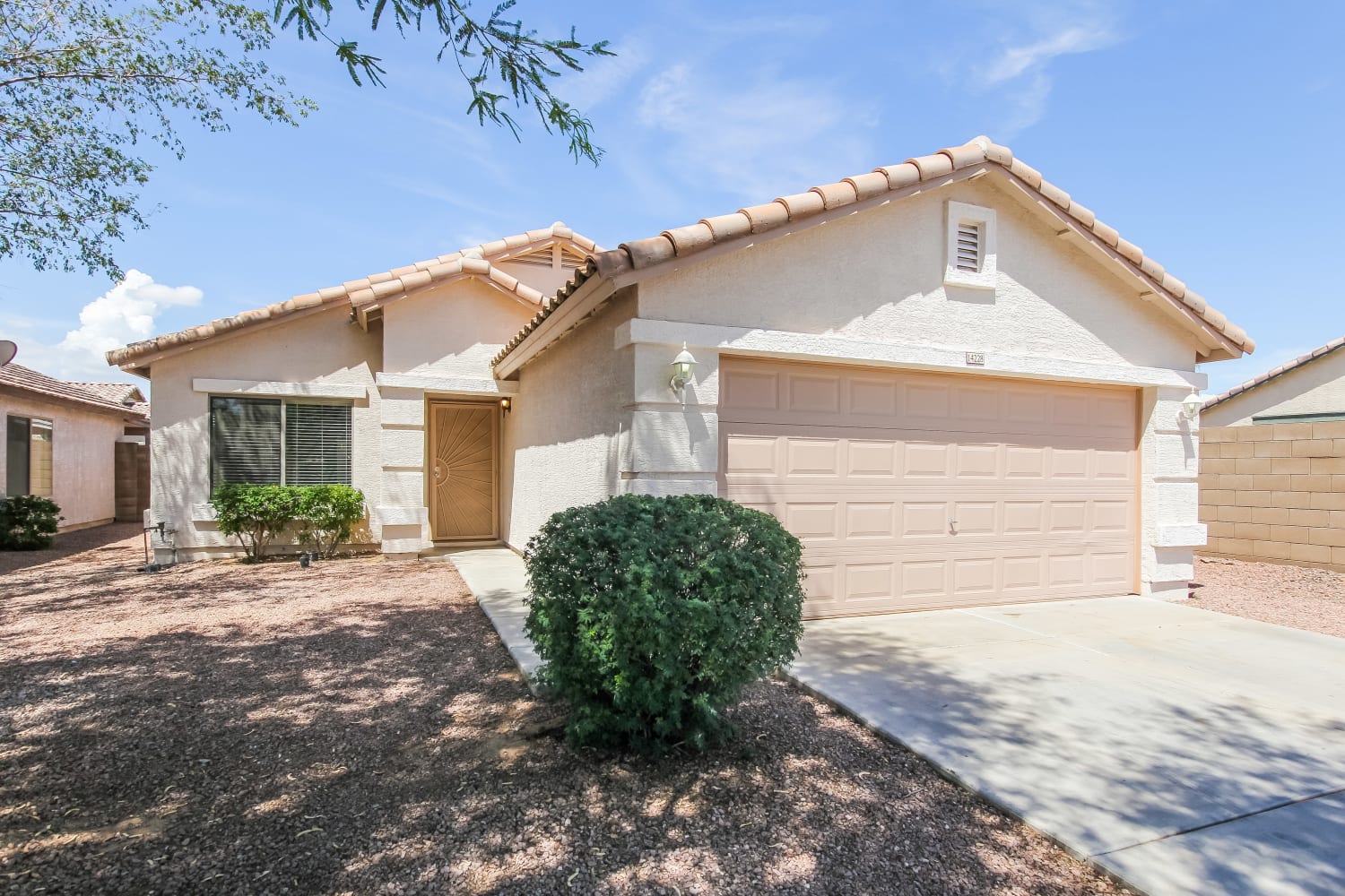 14228 N 149th Dr photo 2