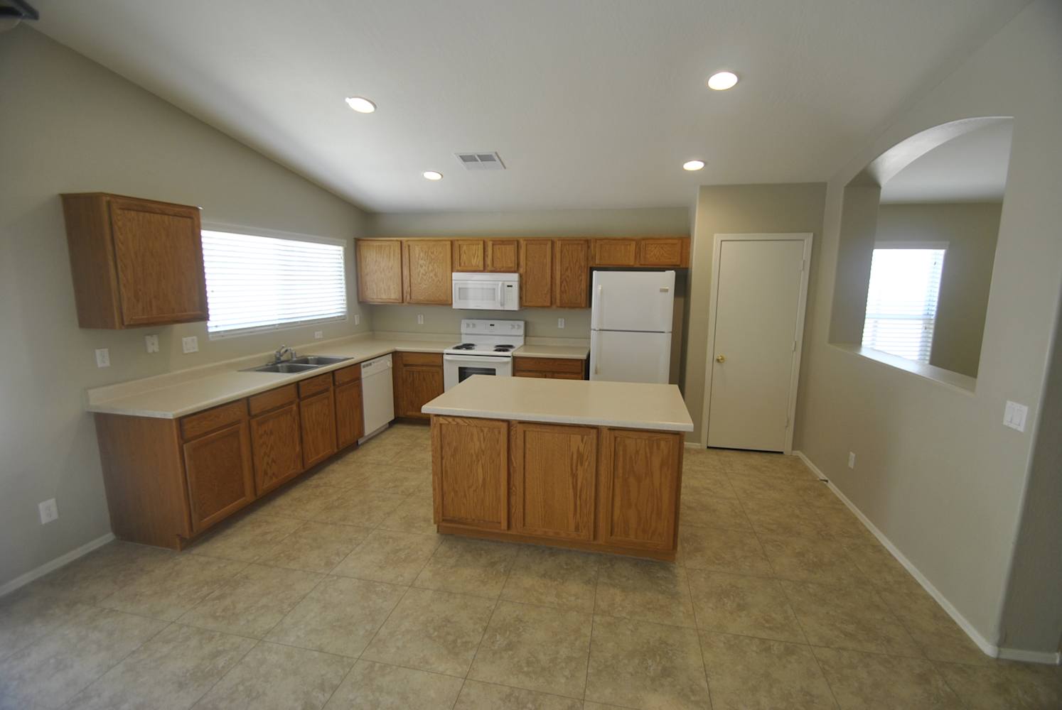 15134 W Woodlands Ave photo 4
