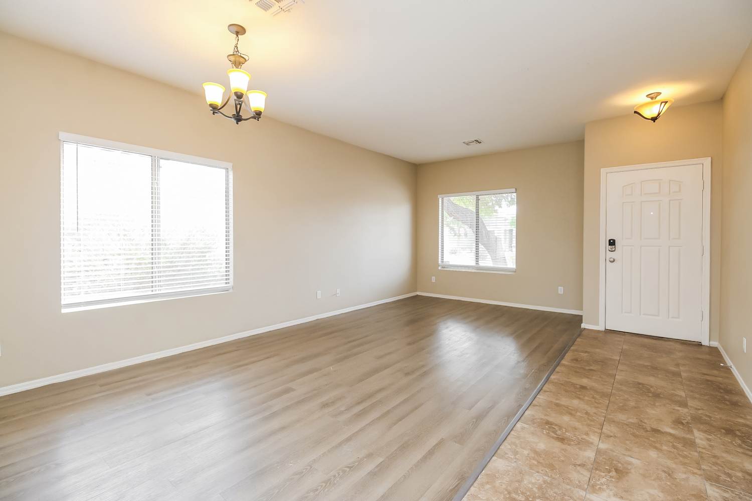 774 E Drifter Pl photo 3