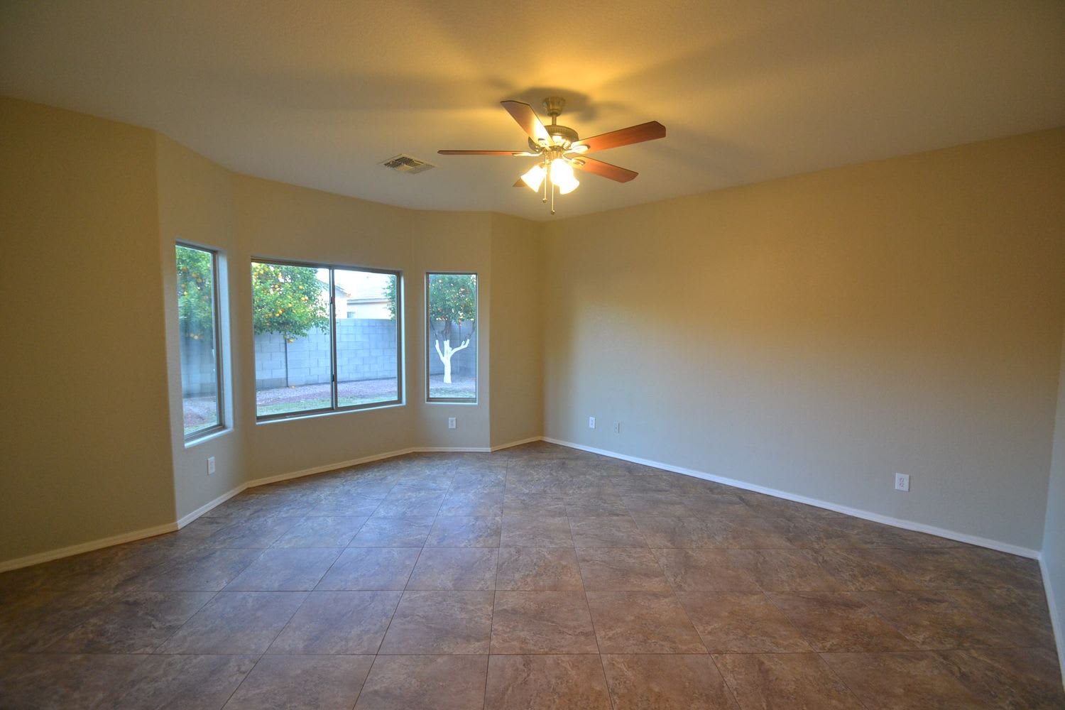 12838 W Apodaca Dr photo 2