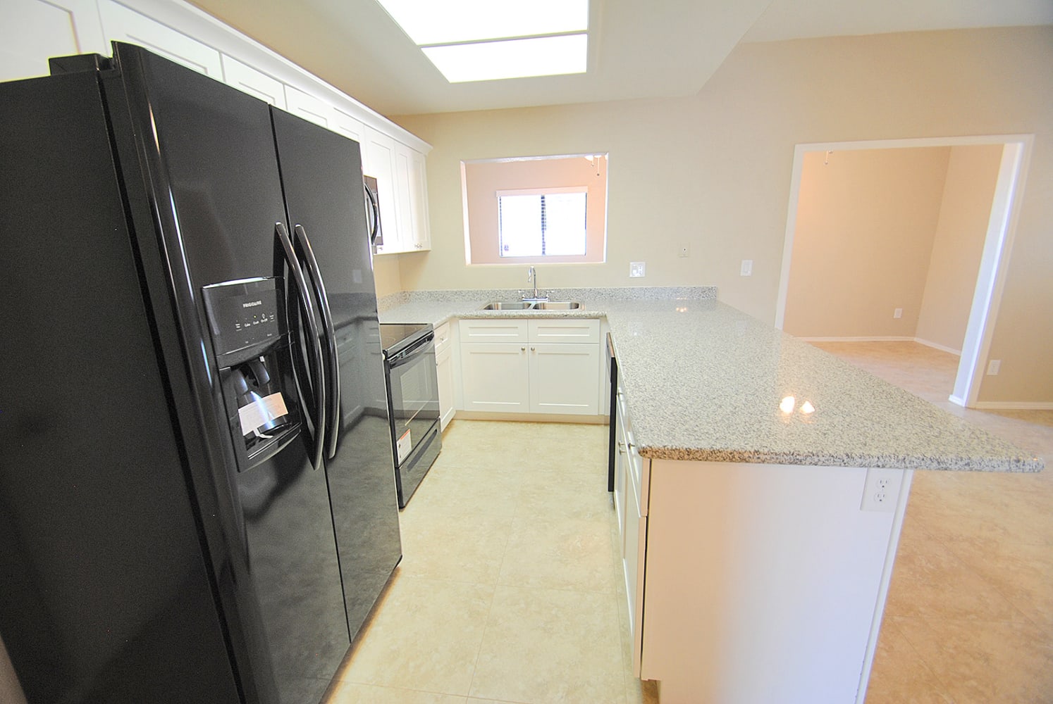 1450 N Birch St photo 5