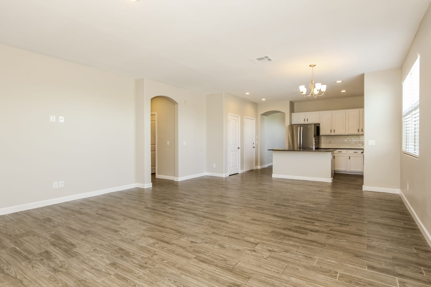 2815 S 95Th Drive photo 5