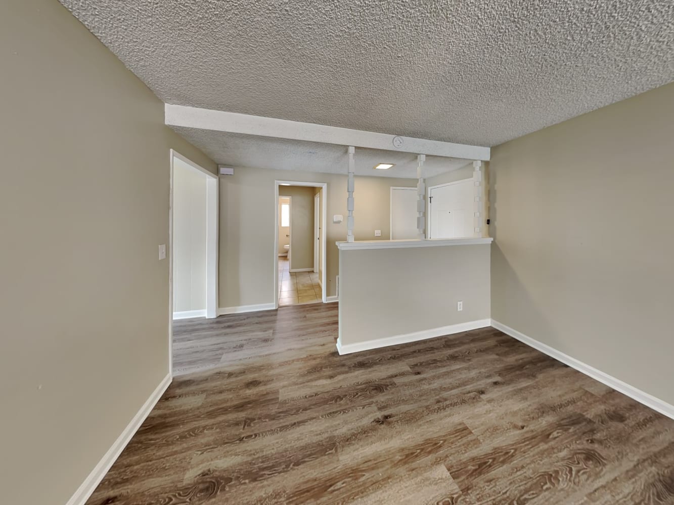 1406 E Elsmere Dr photo 4