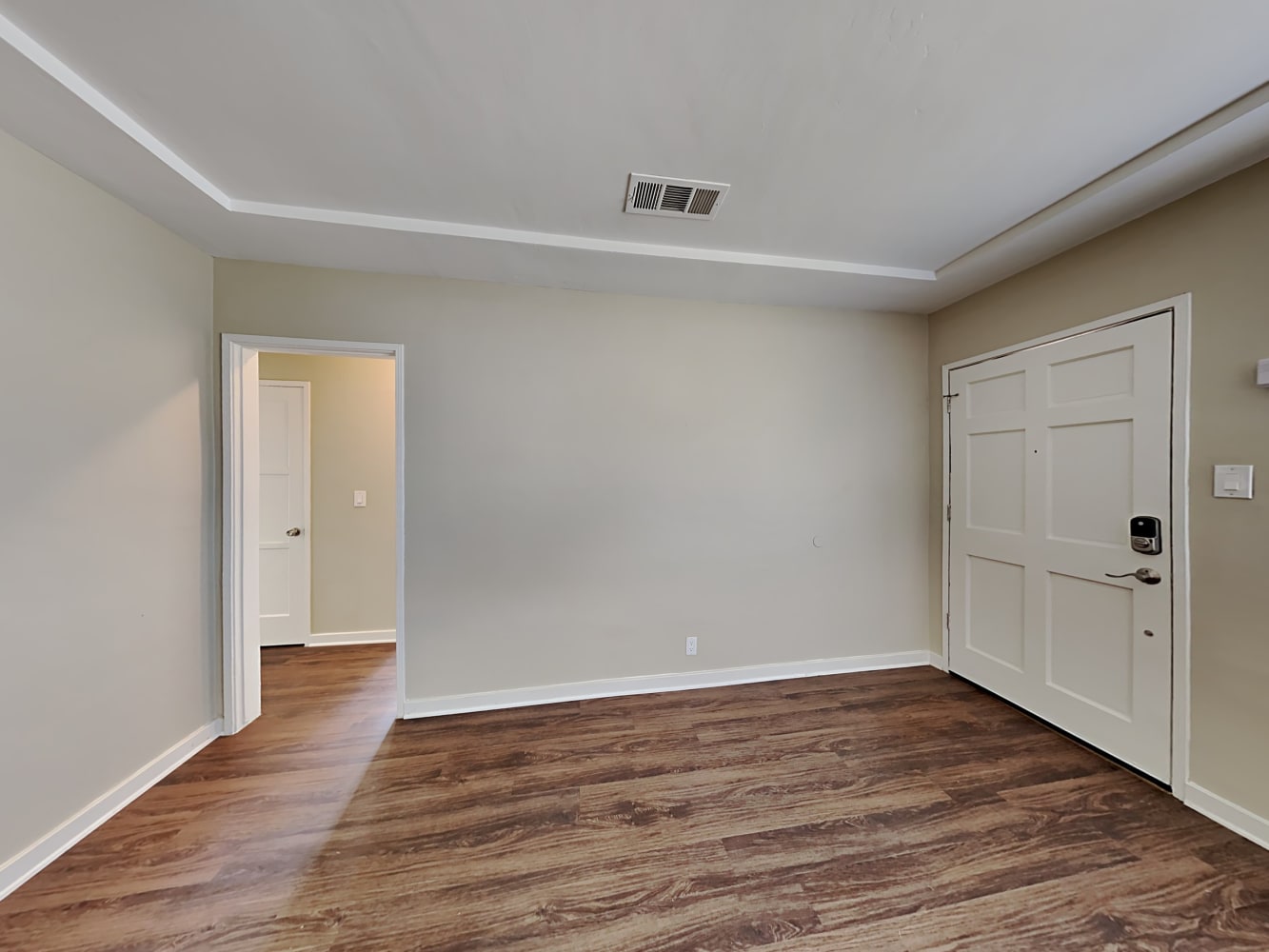 6556 Beeman Ave photo 4