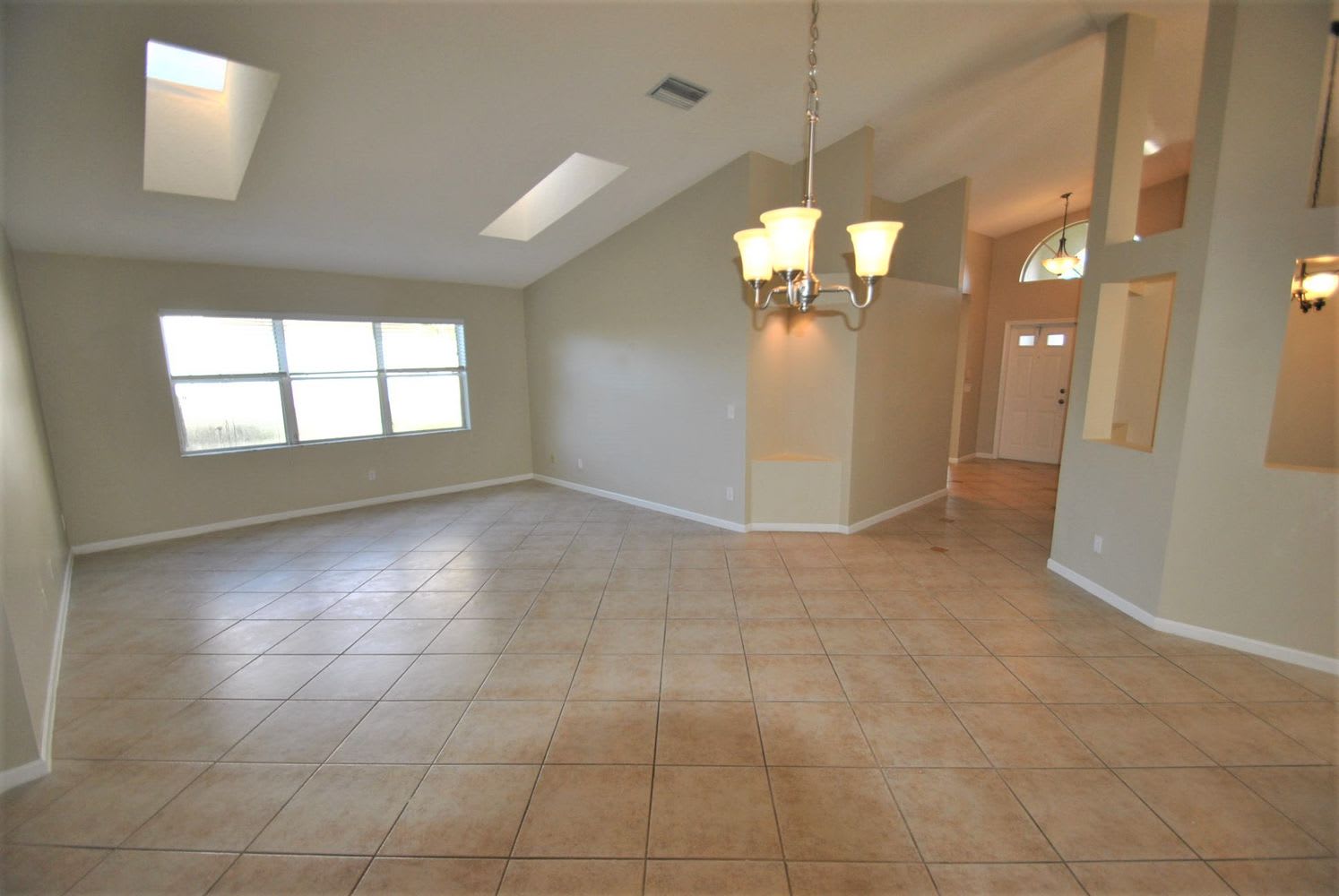 6268 Windlass Cir photo 3