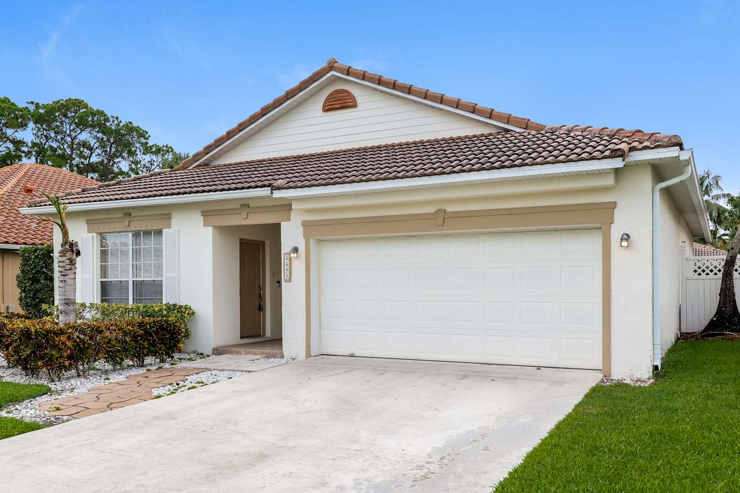 4455 Sunset Cay Cir photo 3