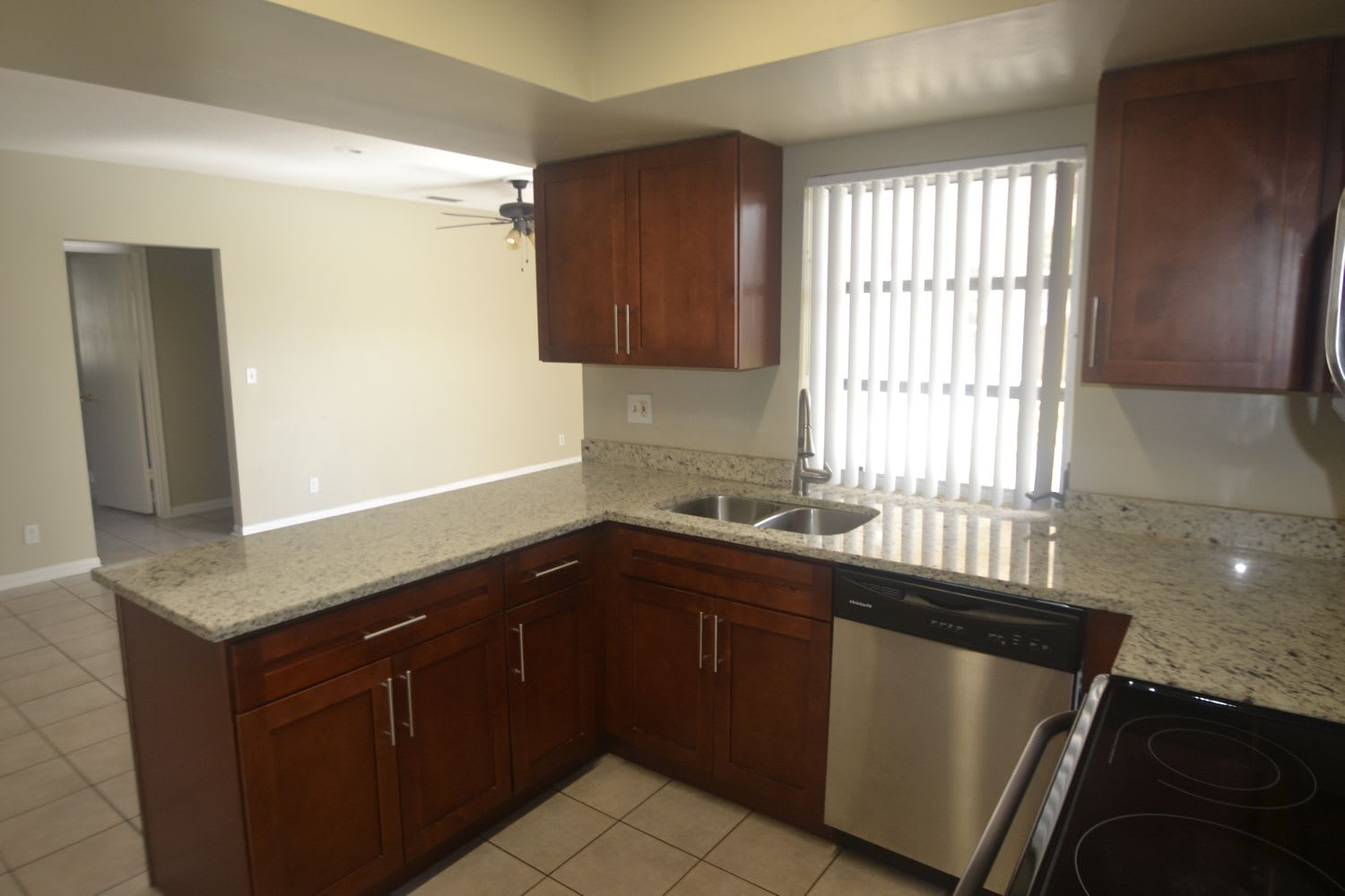 1100 SW 70th Ter photo 5