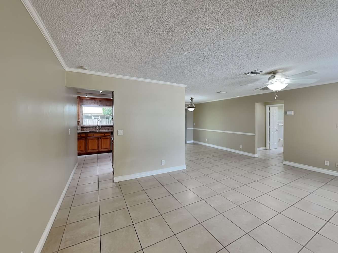 12169 Sycamore Ln photo 4